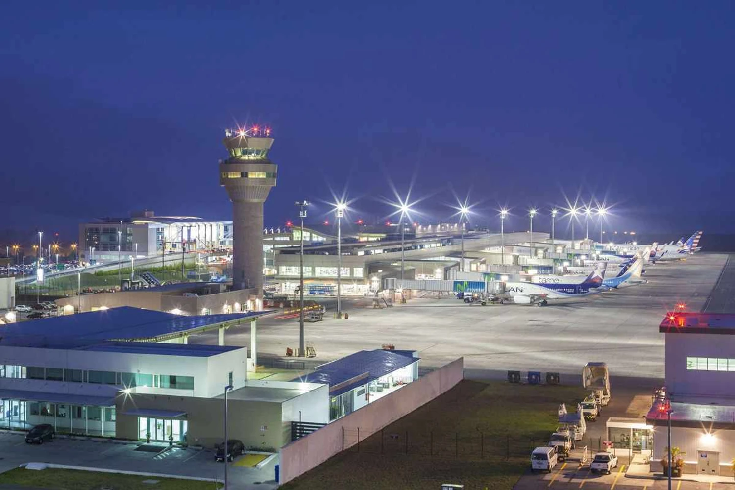 O pequeno aeroporto de Quito está entre os 50 melhores do mundo (Divulgação)