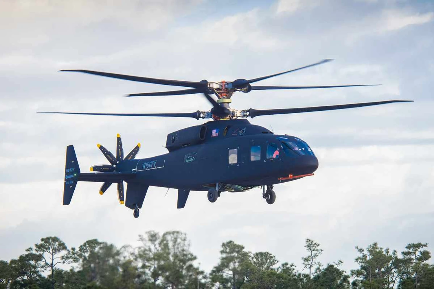 Helicóptero futurista Sikorsky-Boeing SB-1 Defiant completa primeiro voo