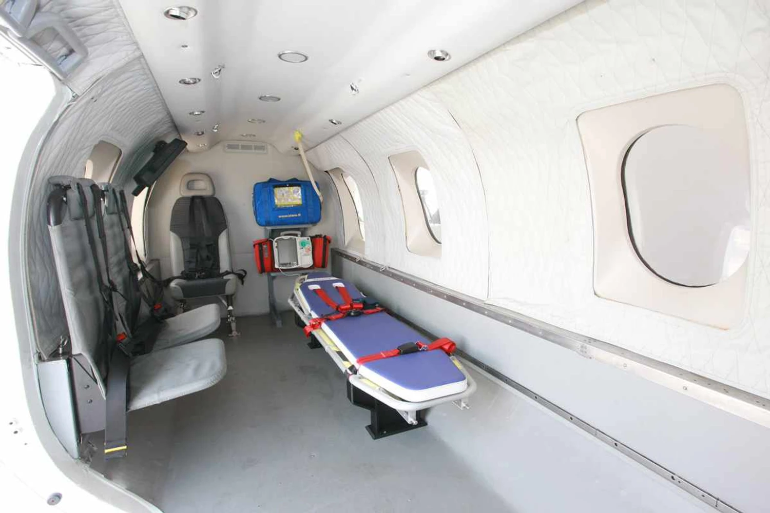 A cabine do AW609 pode servir para o transporte aeromédico (Leonardo)