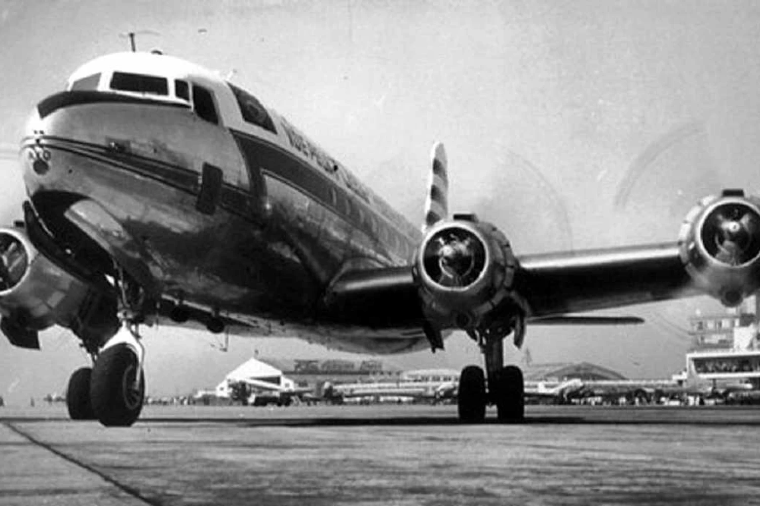 A Real Aerovias iniciou as operações com o DC-4 no início dos anos 1950