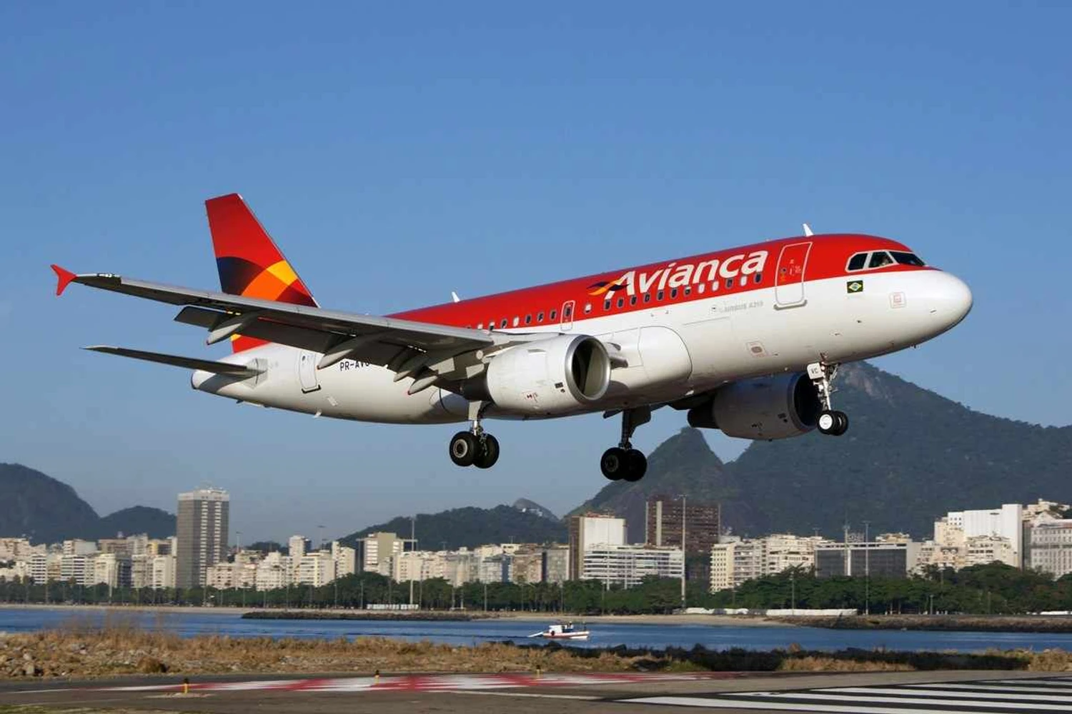 Avianca operated with only seven airplanes on Monday, most of them from the A318 and A319 (photo)