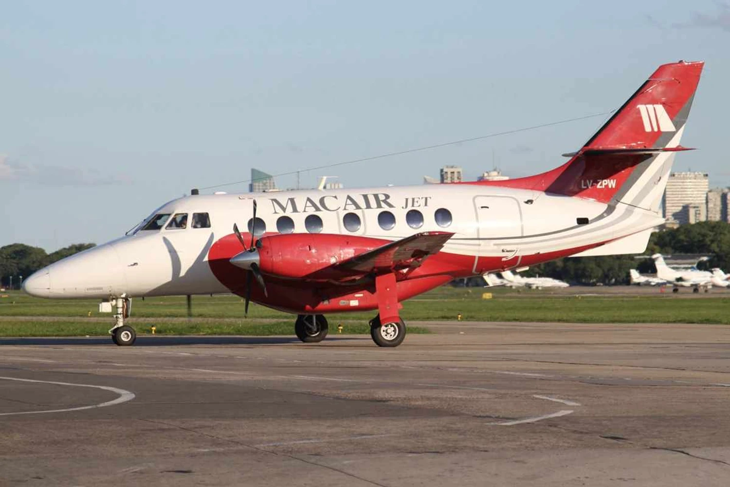 BAe Jetstream 31 da Macair Jet: companhia que deu origem à Avianca Argentina pertencia ao presidente Mauricio Macri (Aeroprints)