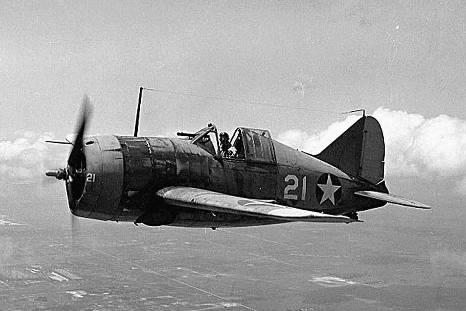 O Brewster F2F Buffalo: alvo fácil para os Zero (USN)