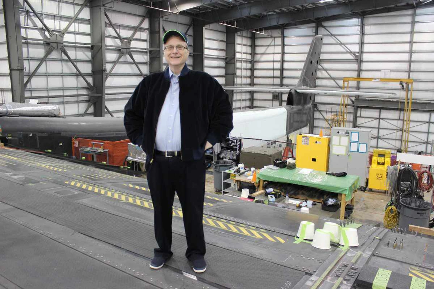 Paul Allen sobre as asas do Stratolaunch:  co-fundador da Microsoft decidiu investir na exploração espacial (Stratolaunch)