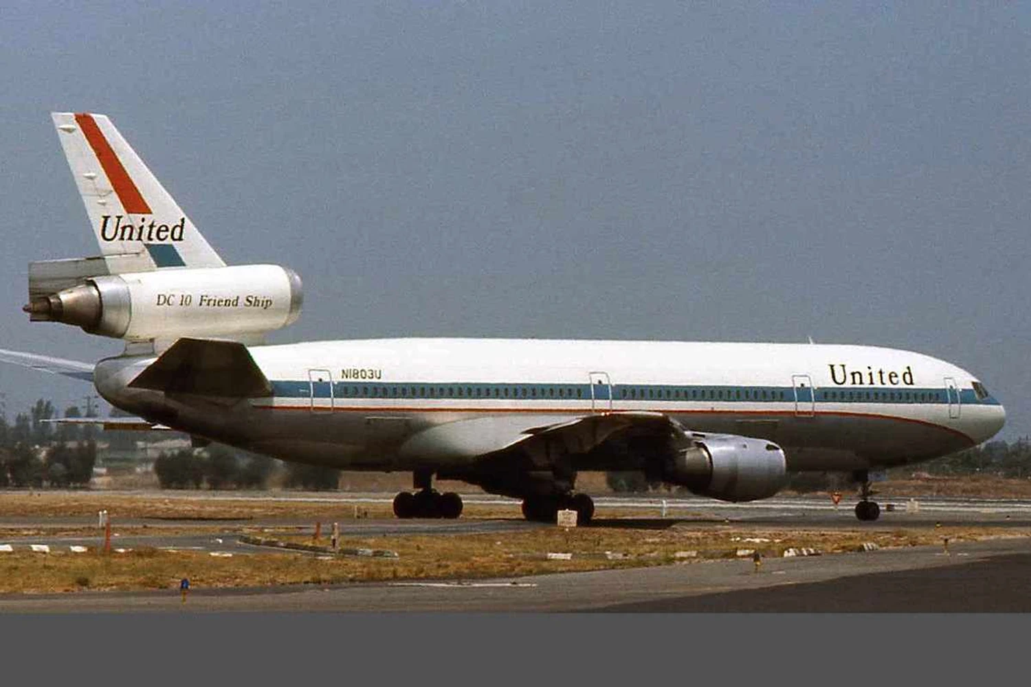 Um DC-10-10 com uma das pinturas mais antigas da United (Piergiuliano Chesi)