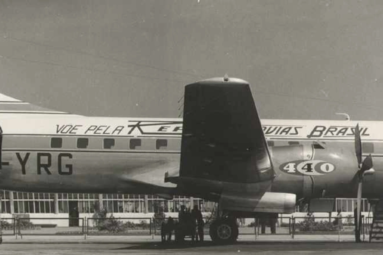 A Real Aerovias foi um dos operados do bimotor da Convair no Brasil: na imagem um modelo Convair CV-440 Metropolitan ainda com motores a pistão