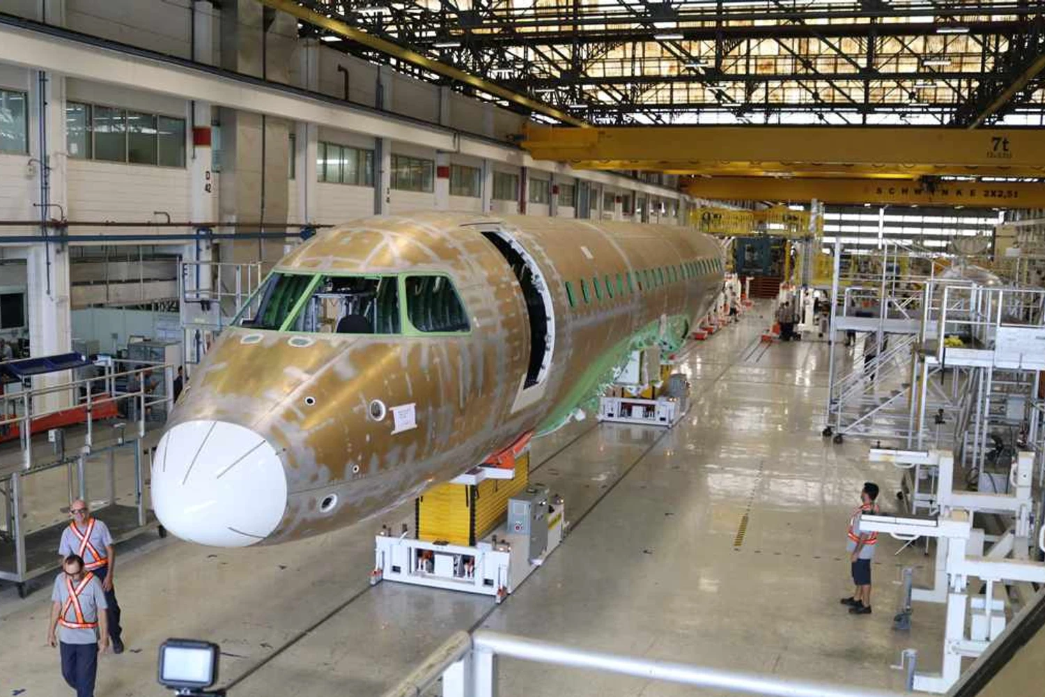 Linha de montagem da Embraer (Embraer)