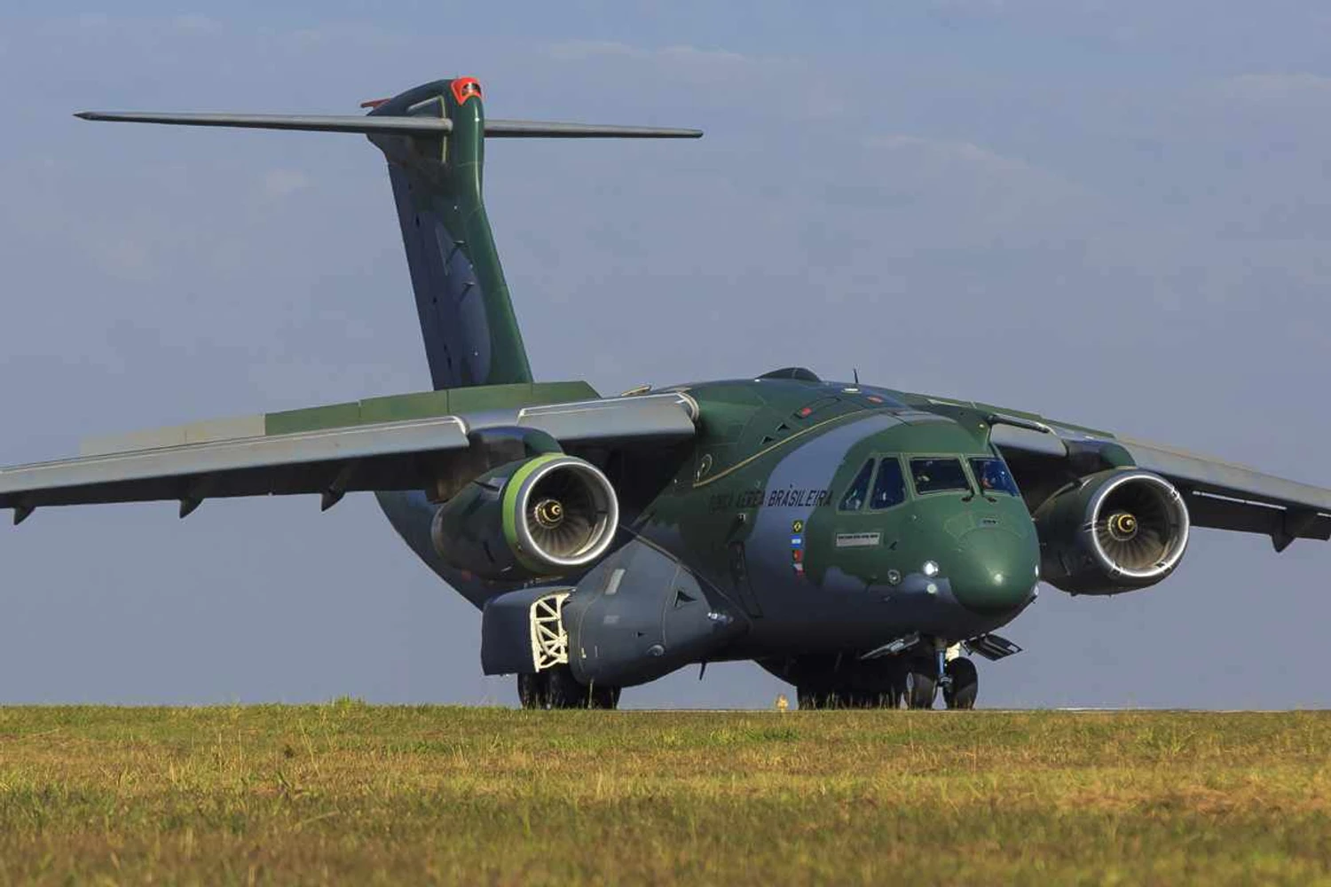 Embraer marca presença na FIDAE com portfólio de produtos de defesa