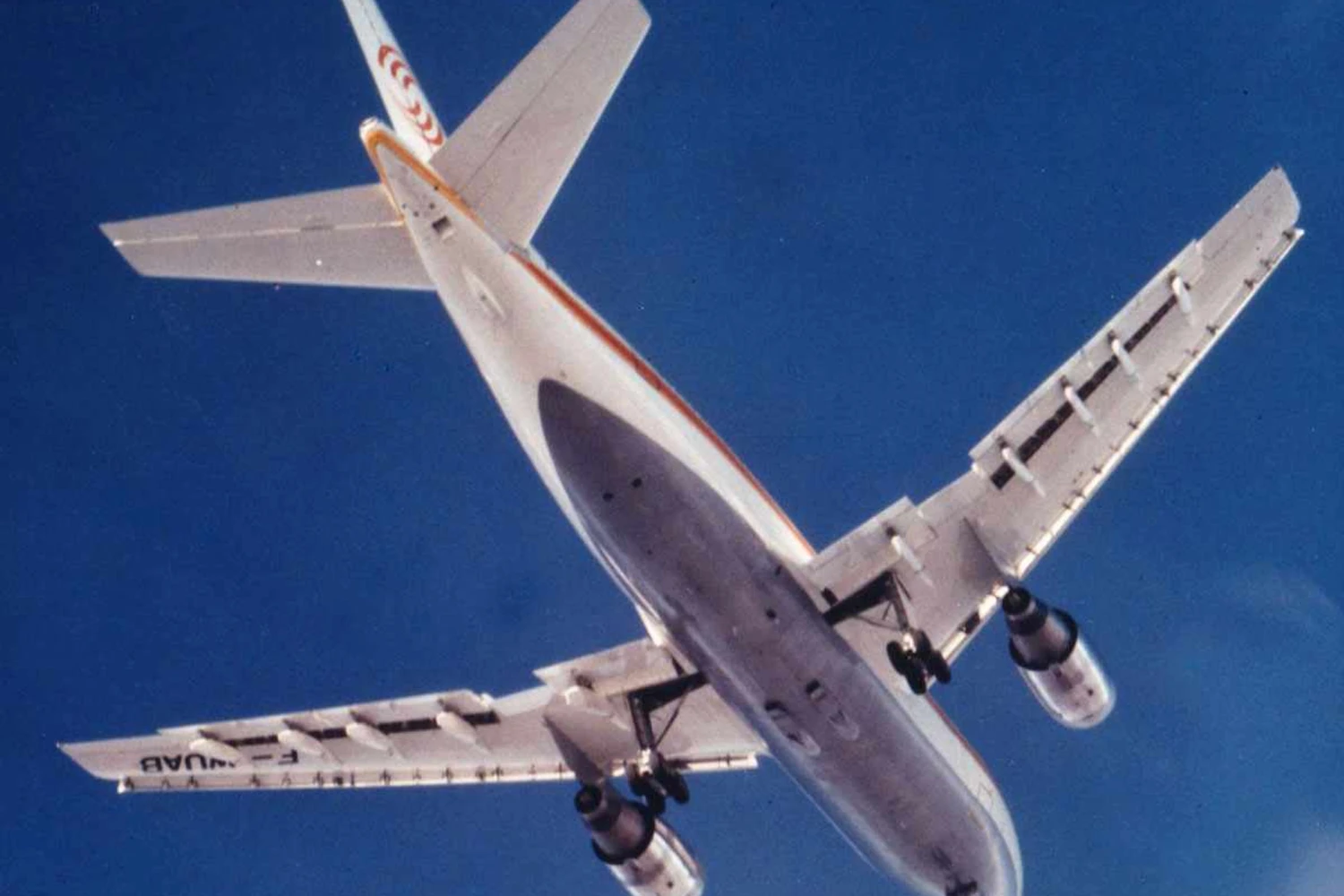 O A300 estreava um projeto de asa mais avançado projetado pela Hawker Siddeley (Airbus)