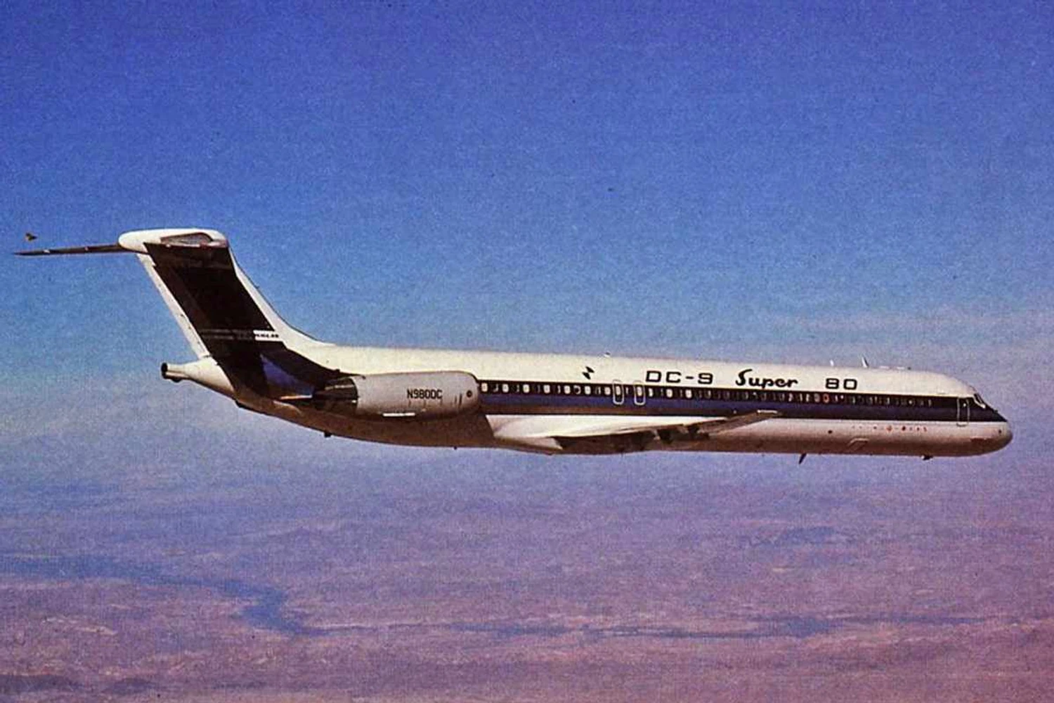 O DC-9 Super 80 voou pela primeira vez em 1979 (McDonnell Douglas)