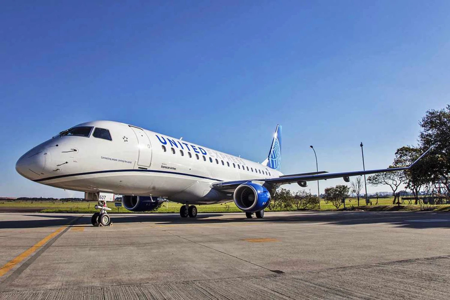 O E175 nas cores da United: jato continua vendendo bem nos EUA (Embraer)