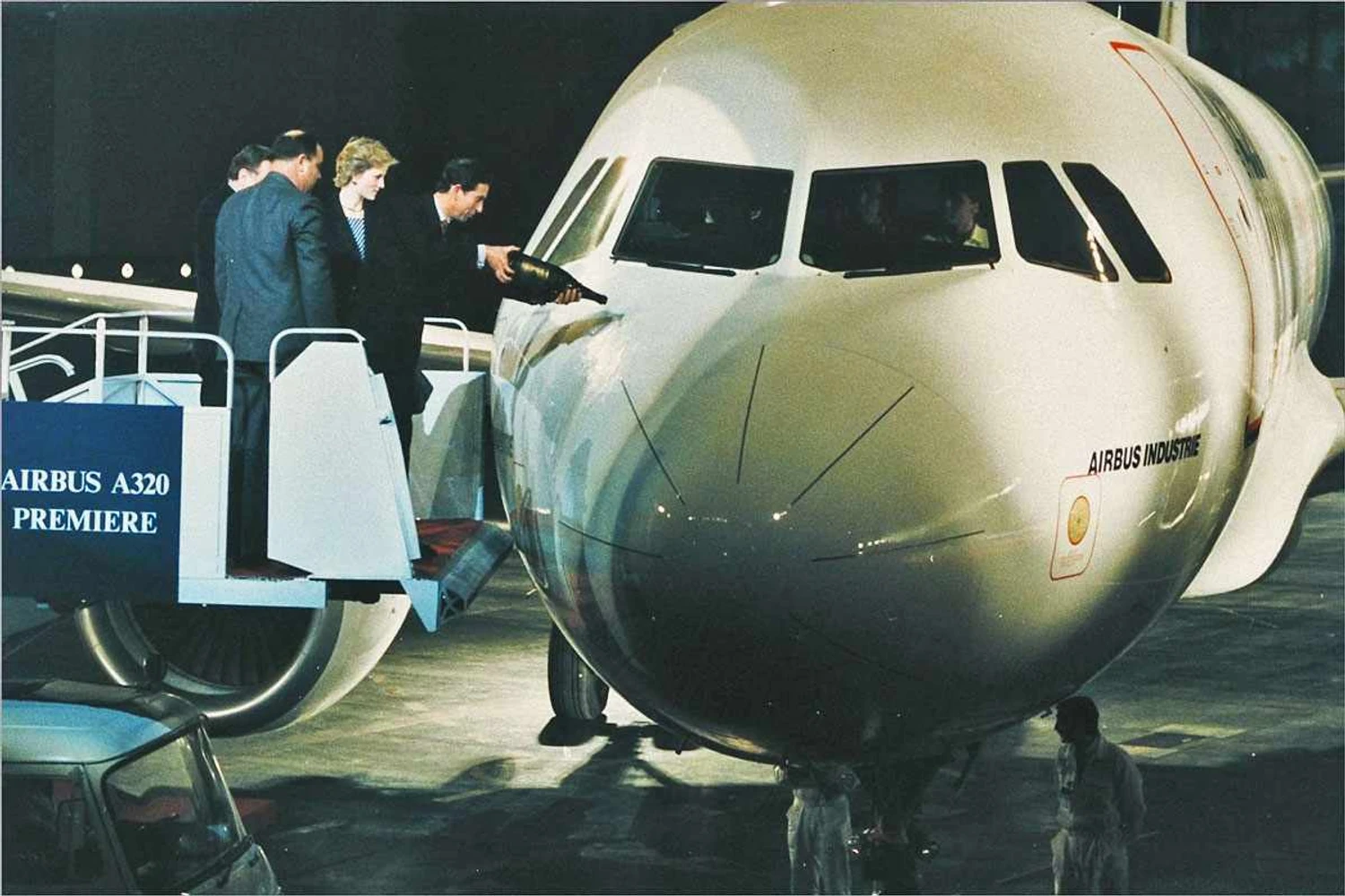 O príncipe Charles e a princesa Diana batizam o A320: Airbus sempre buscou algum avanço tecnológico em seus aviões | Airbus