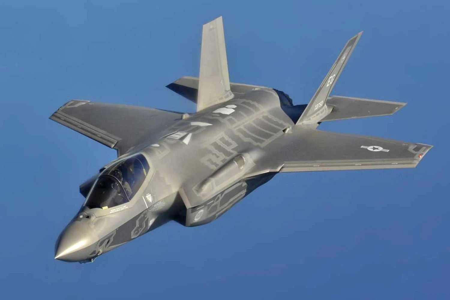 Canadá seleciona o Lockheed Martin F-35 como "caça preferido"