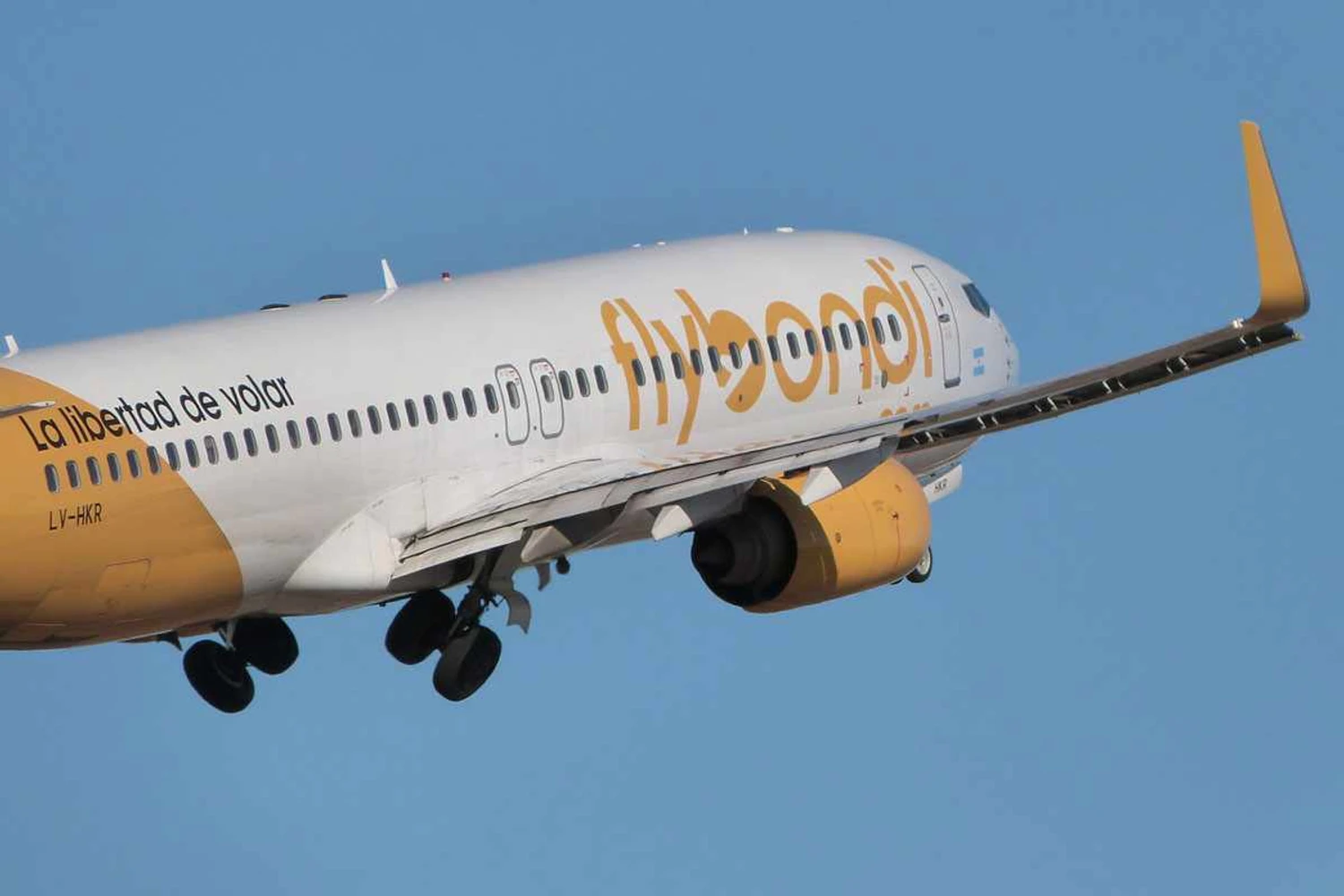 Flybondi chega ao Brasil com voos de baixo custo entre Buenos Aires e Rio de Janeiro
