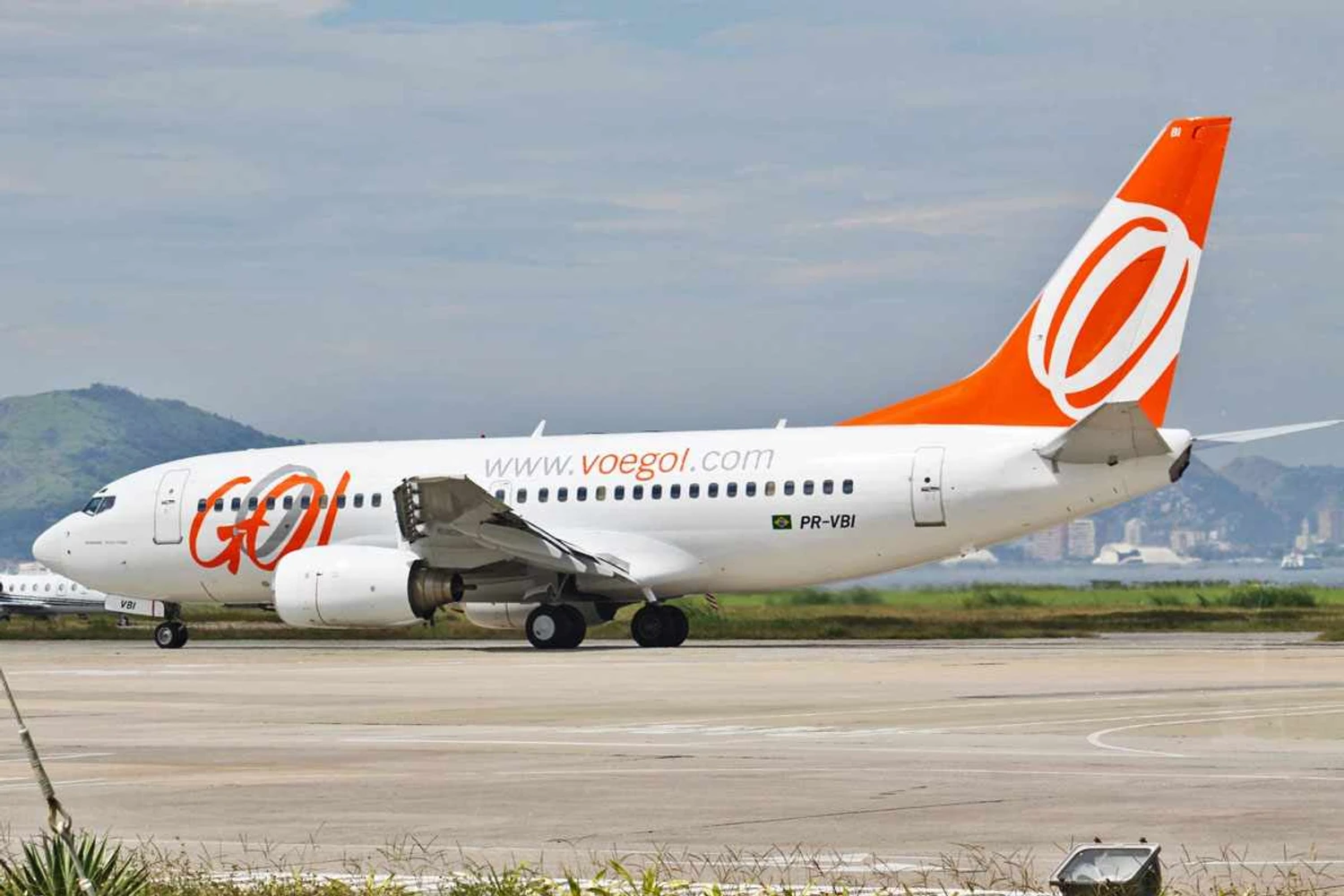 Boeing 737-700 da Gol no Santos Dumont: companhia é a única que possui avião autorizado a utilizar na pista auxiliar (Aeroprints)