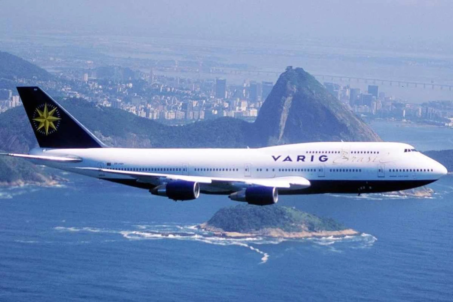 O 747 foi o primeiro avião da Varig a receber o último padrão visual da empresa, em 1996