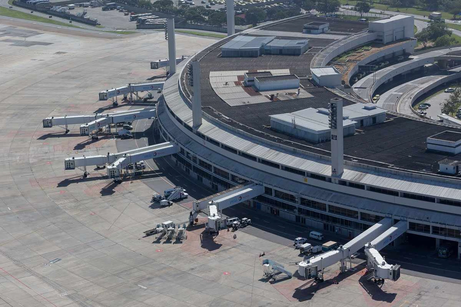 O terminal 1 do Galeão: pioneiro, edifício está parcialmente fechado (Diego Baravelli/Wikimedia)
