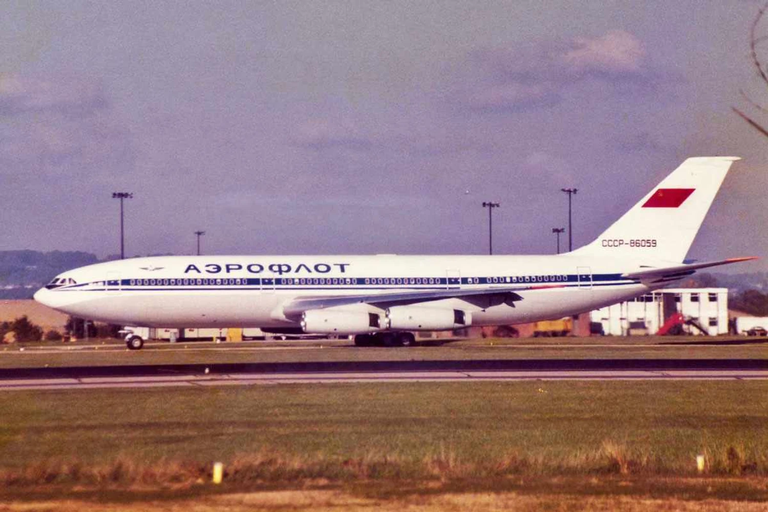 O widebody Il-86 foi um dos jatos soviéticos a visitar Havana com frequência (MercerMJ)