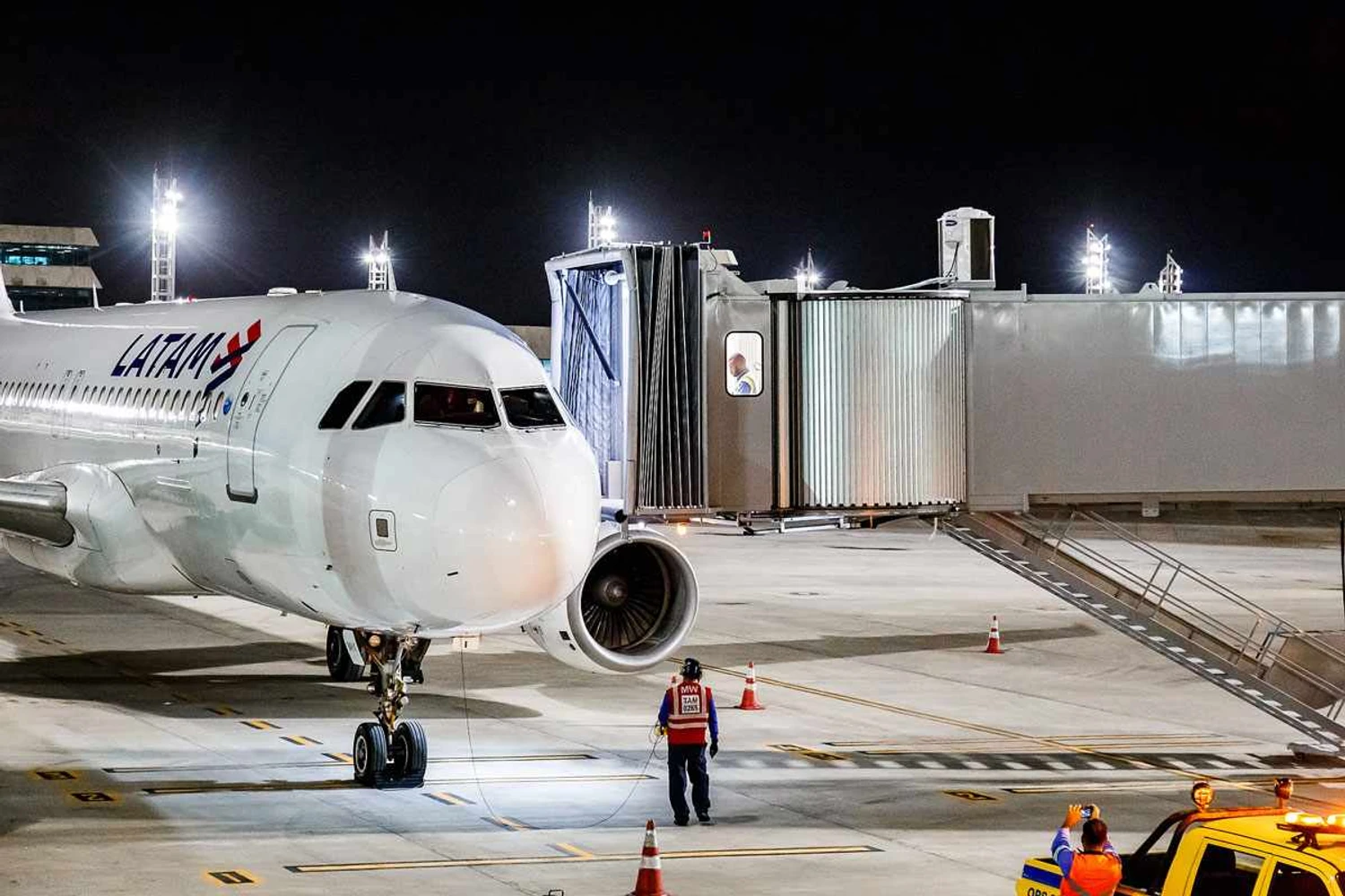 Salvador inicia inédito uso de combustível sustentável de aviação em voos comerciais diários