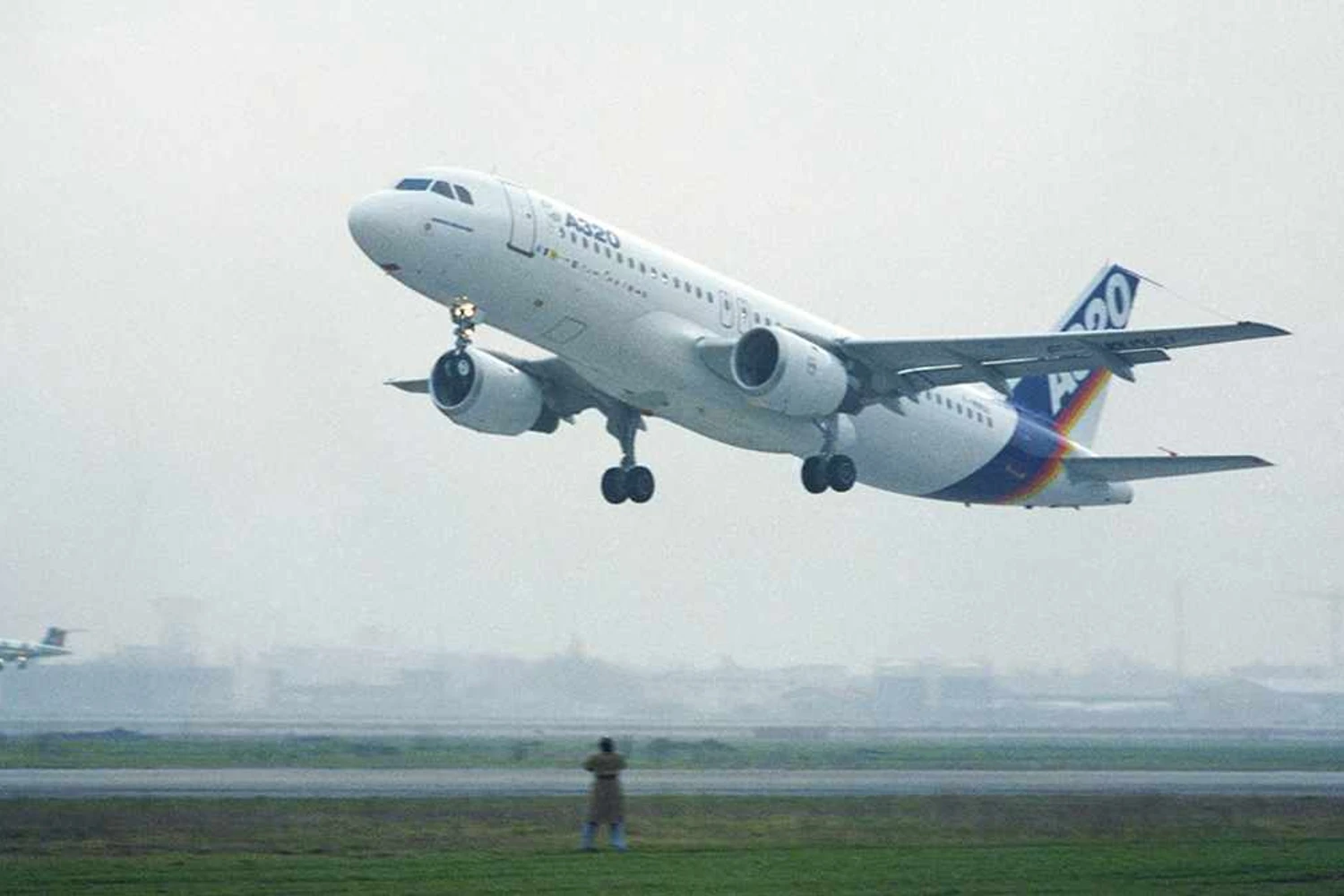 (Airbus)