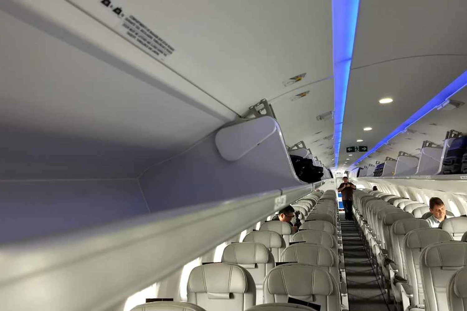 A Embraer projetou bins maiores para a cabine dos jatos E2 (Rodrigo Ribeiro)