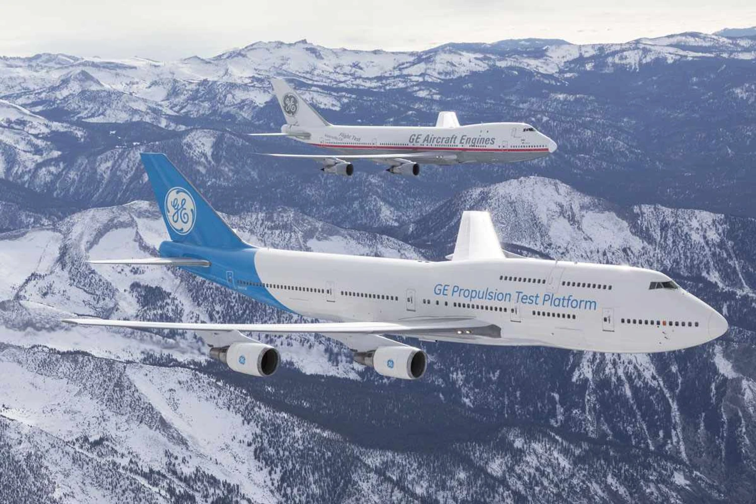 A GE aposentou o 747-100 comprado da Pan Am e hoje utiliza um 747-400 (GE)
