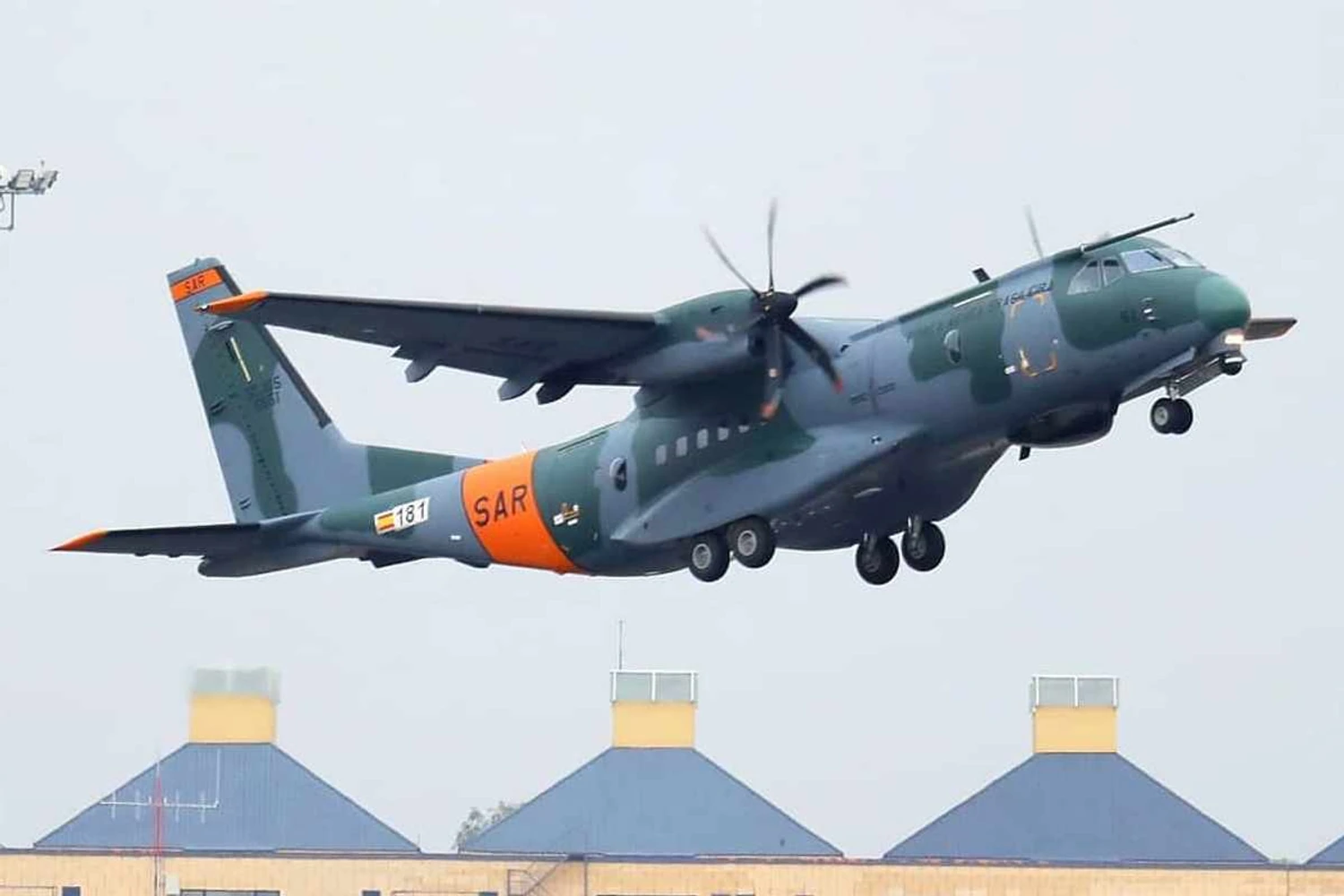 FAB recebe segundo SC-105 Amazonas para missões de busca e resgate