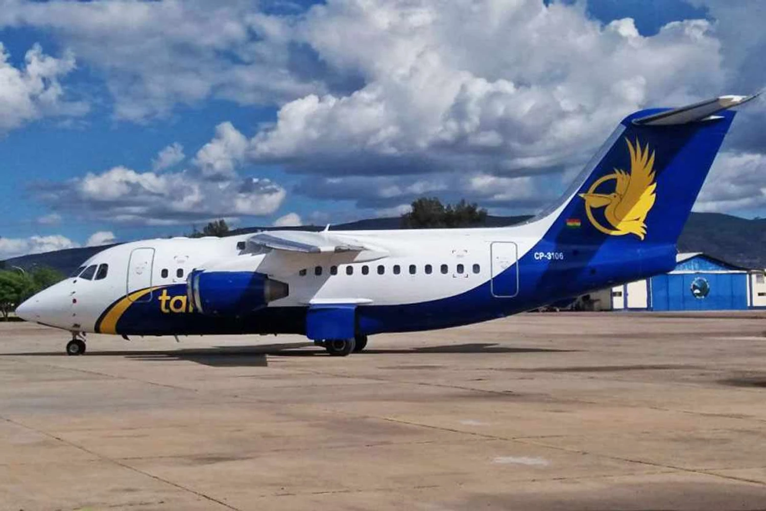 Um Avro RJ70 da TAMep, empresa que ressuscitou os serviços da Transporte Aéreo Militar da Força Aérea Boliviana
