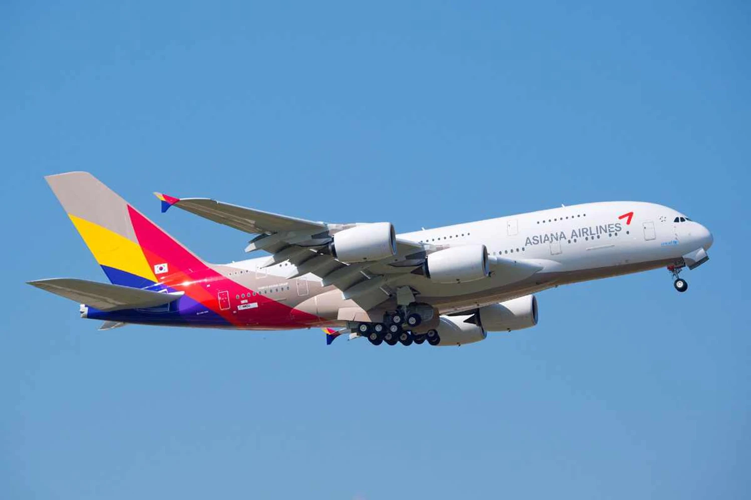 Hyundai assume controle da companhia Asiana Airlines