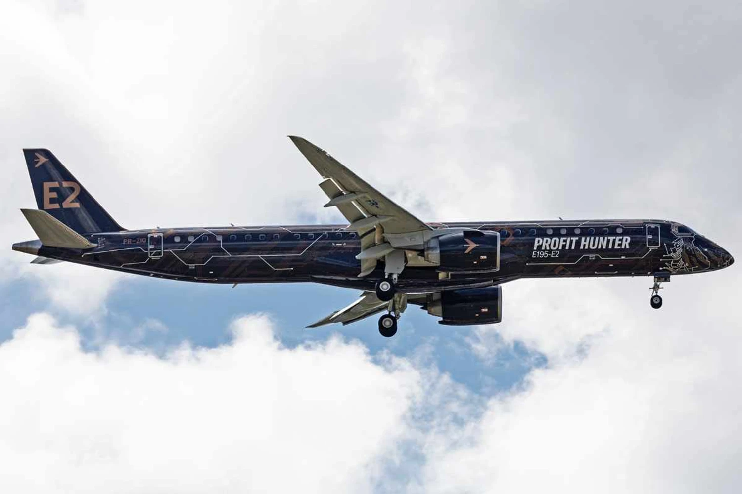 Embraer quer vender seis E195-E2 para a companhia angolana TAAG