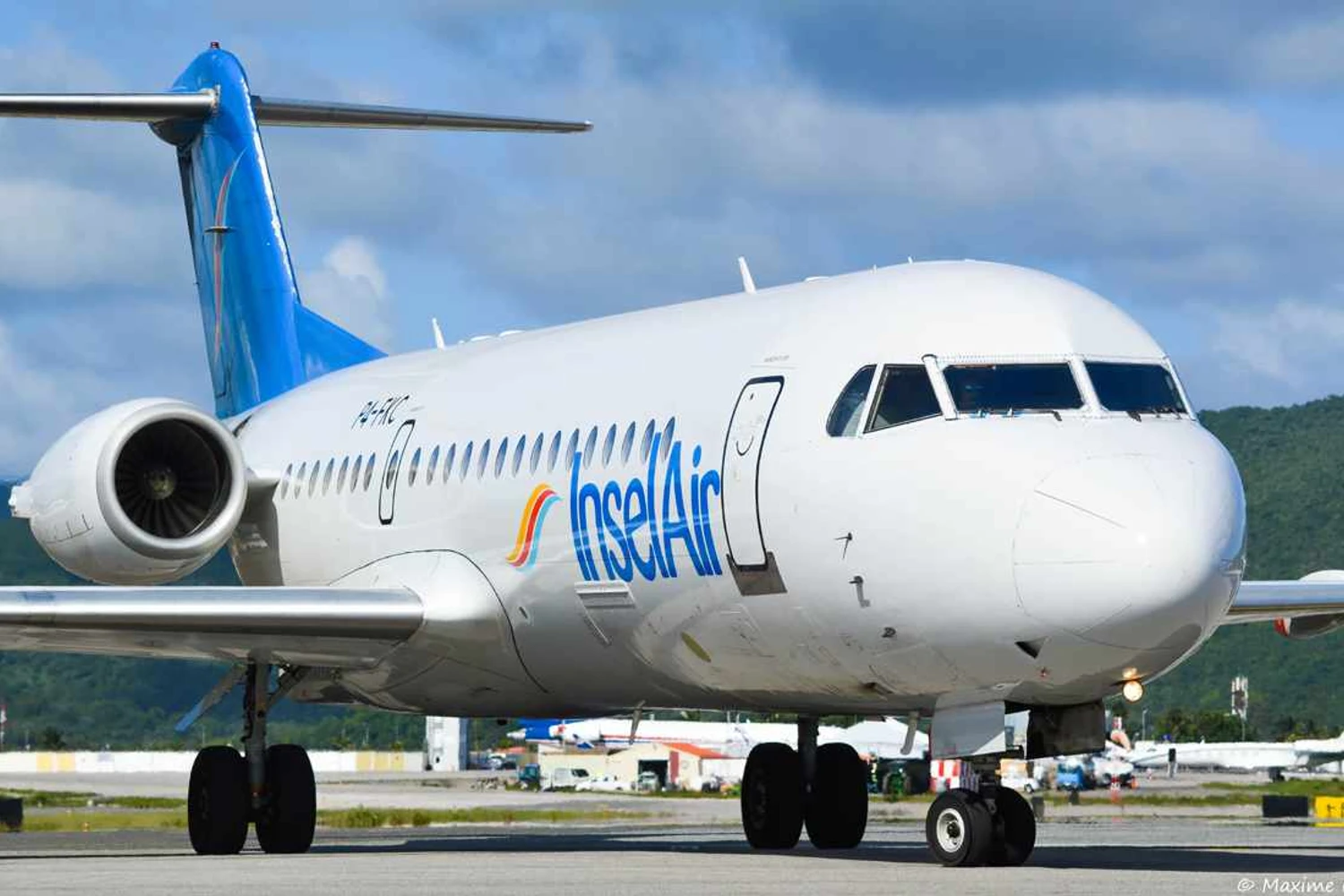 Fokker 70 da empresa caribenha Insel Air (MAxime)