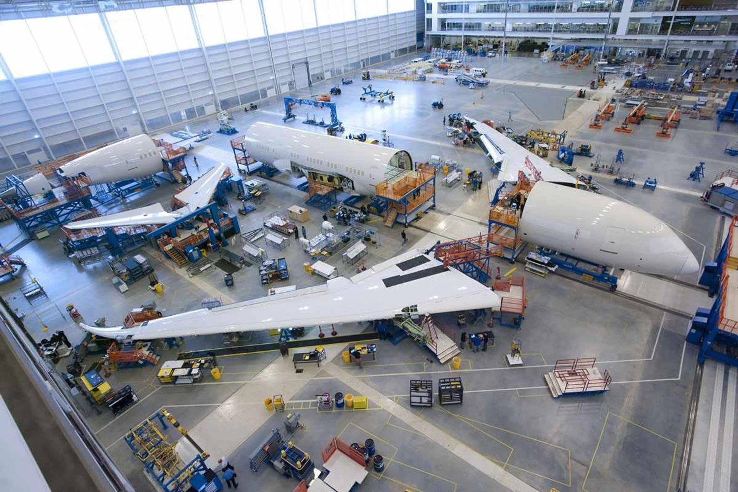 O 787 foi o primeiro avião da Boeing a ter partes montadas fora da fábrica (Boeing)