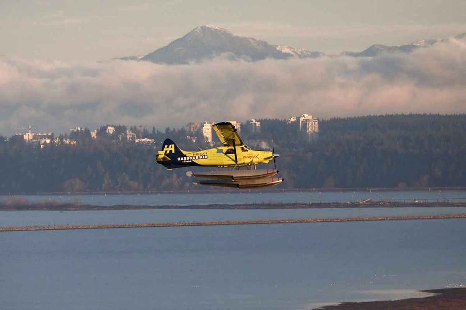 o eBeaver é projetado com ajuda da Magnix, fabricante de motores elétricos para aviação; primeiro voo foi em 2019 (Harbour Air)