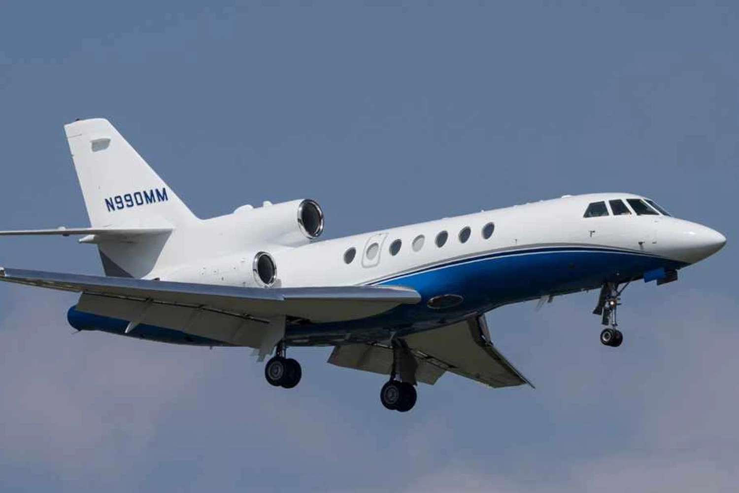 Jato Falcon 50 semelhante ao que transporta os presidentes de Ruanda e Burundi (Merkus Eigenheer)