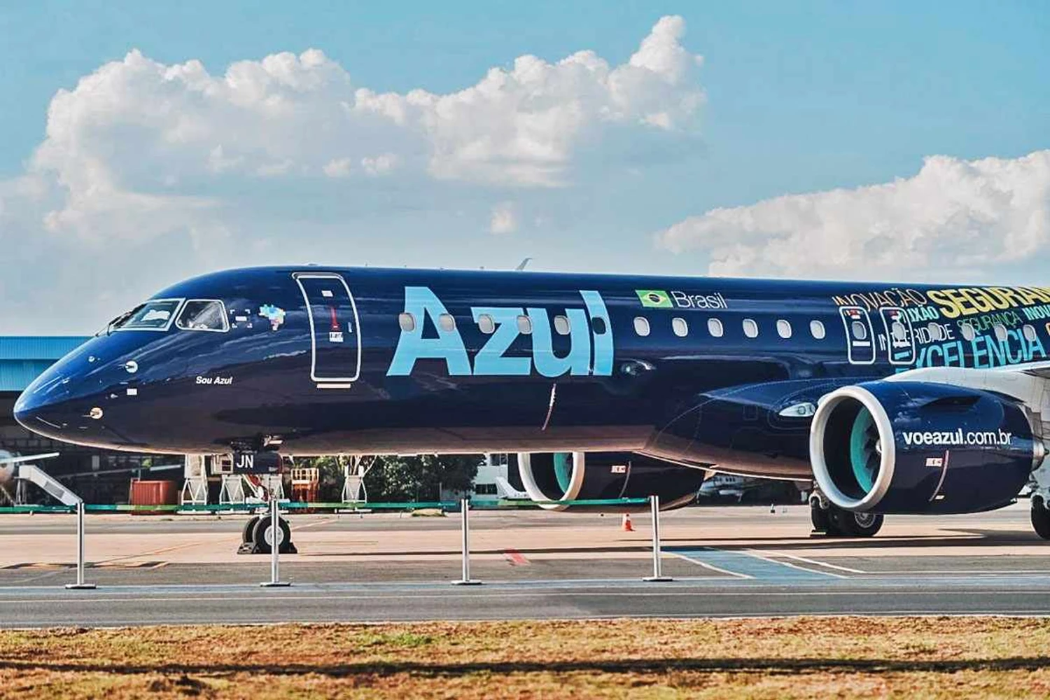 Azul anuncia voo internacional de Curitiba para Montevidéo com Embraer E2