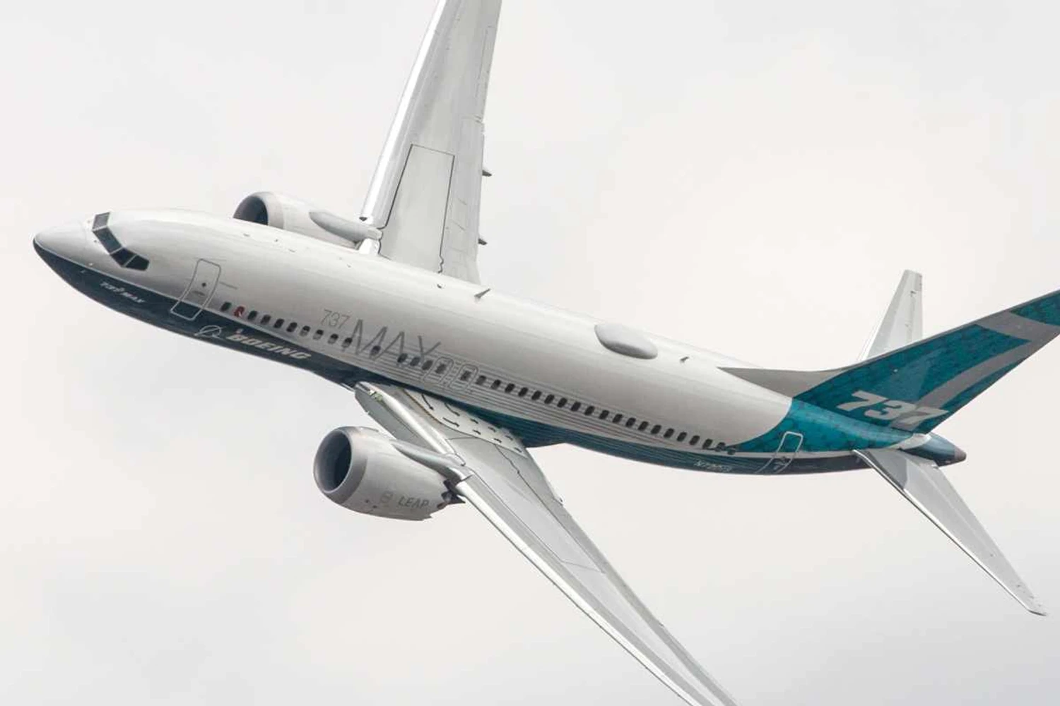 FAA encerra série de voos de certificação do 737 MAX