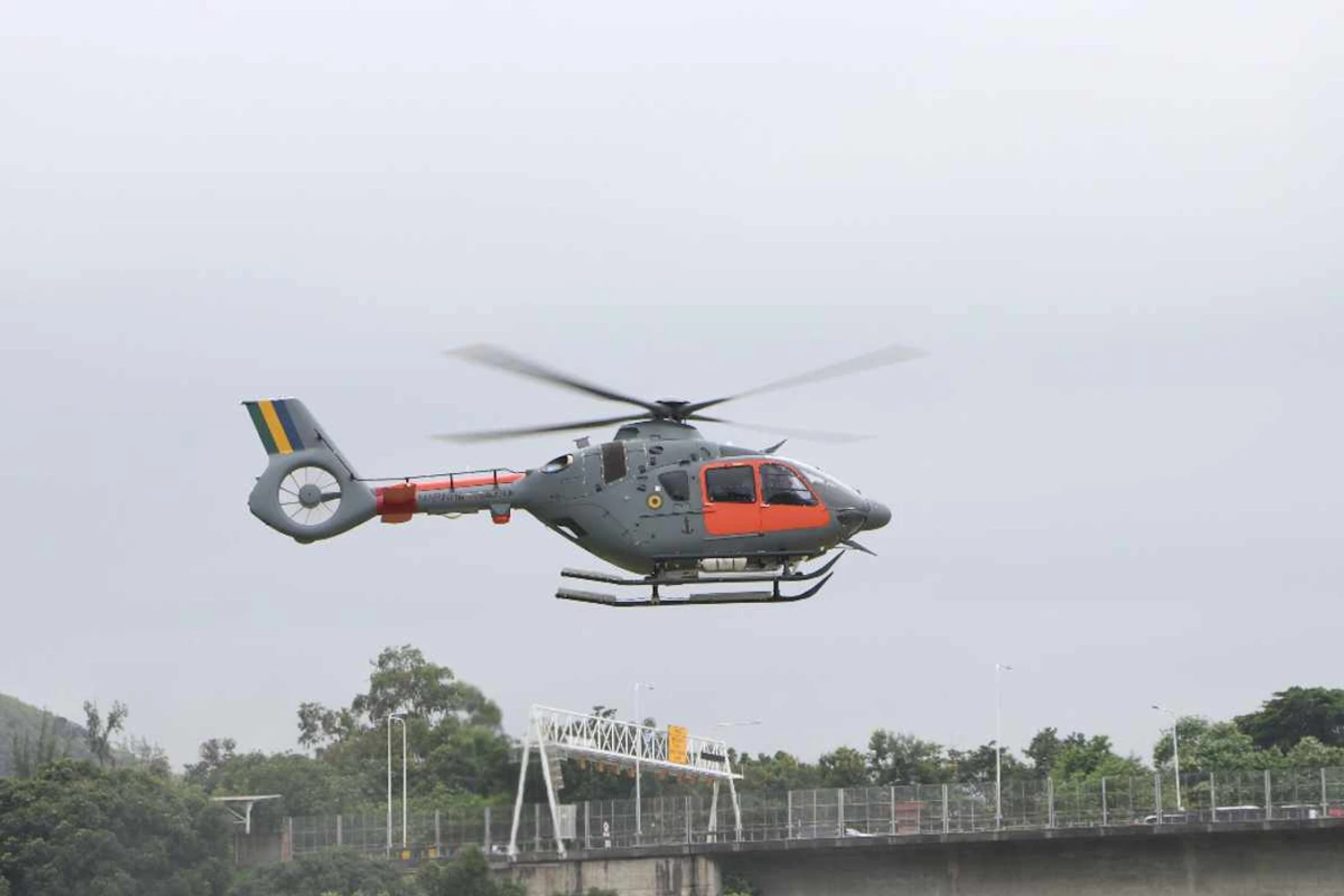 Marinha do Brasil recebe segundo helicóptero UH-17
