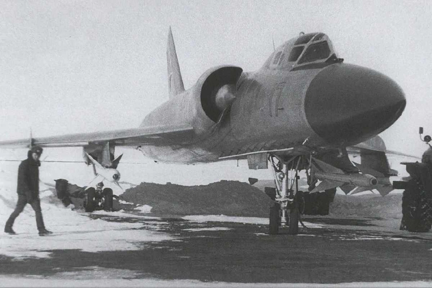 A Tu-128 being prepared for a mission: unthinkable range for the time