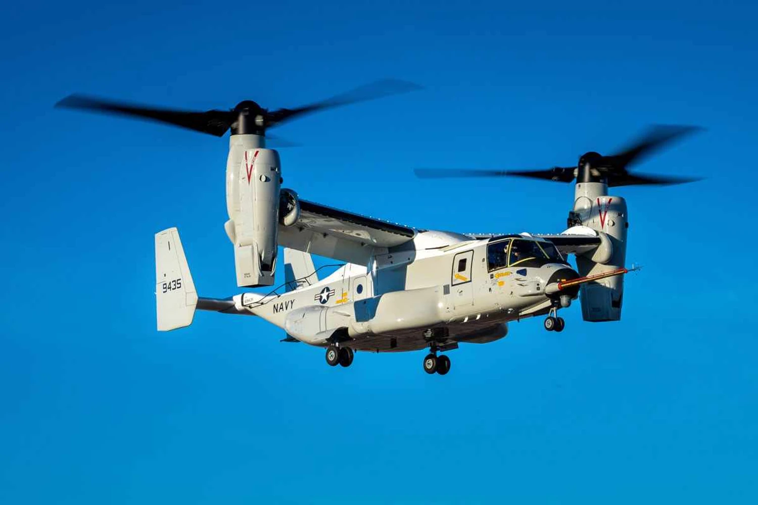 Tilt-rotor Osprey estreia como aeronave de transporte nos porta-aviões dos EUA