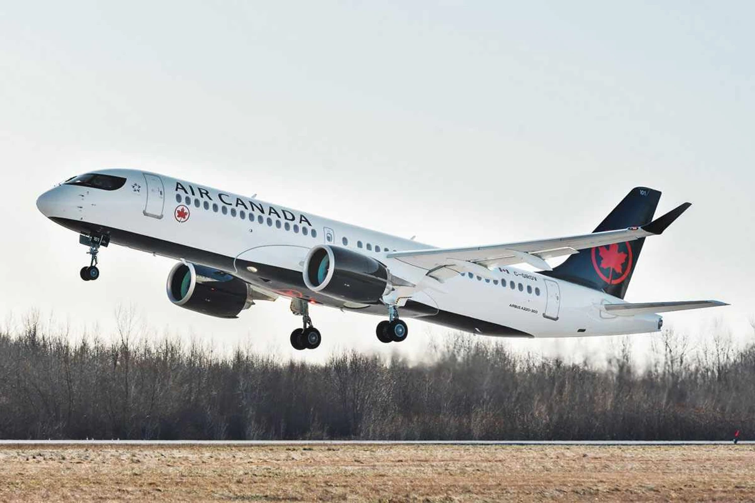 Segundo a Airbus, 107 aeronaves A220 estavam voando com sete clientes em quatro continentes (Airbus)
