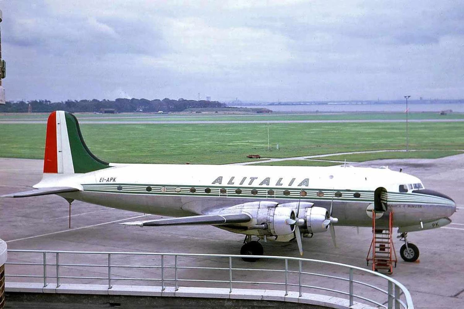 A Alitalia original surgiu em 1946 e quase sempre esteve no vermelho