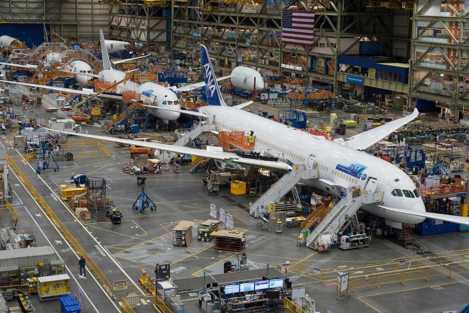 Produção em fábricas da Boeing será retomada na próxima semana