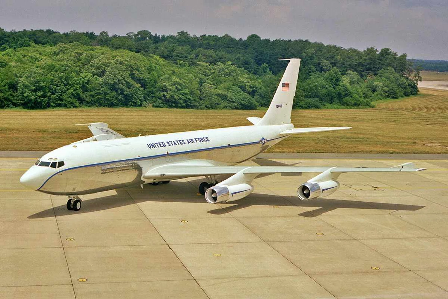 C-135 Starlifter: ele foi o primeiro e autêntico "717" (USAF)