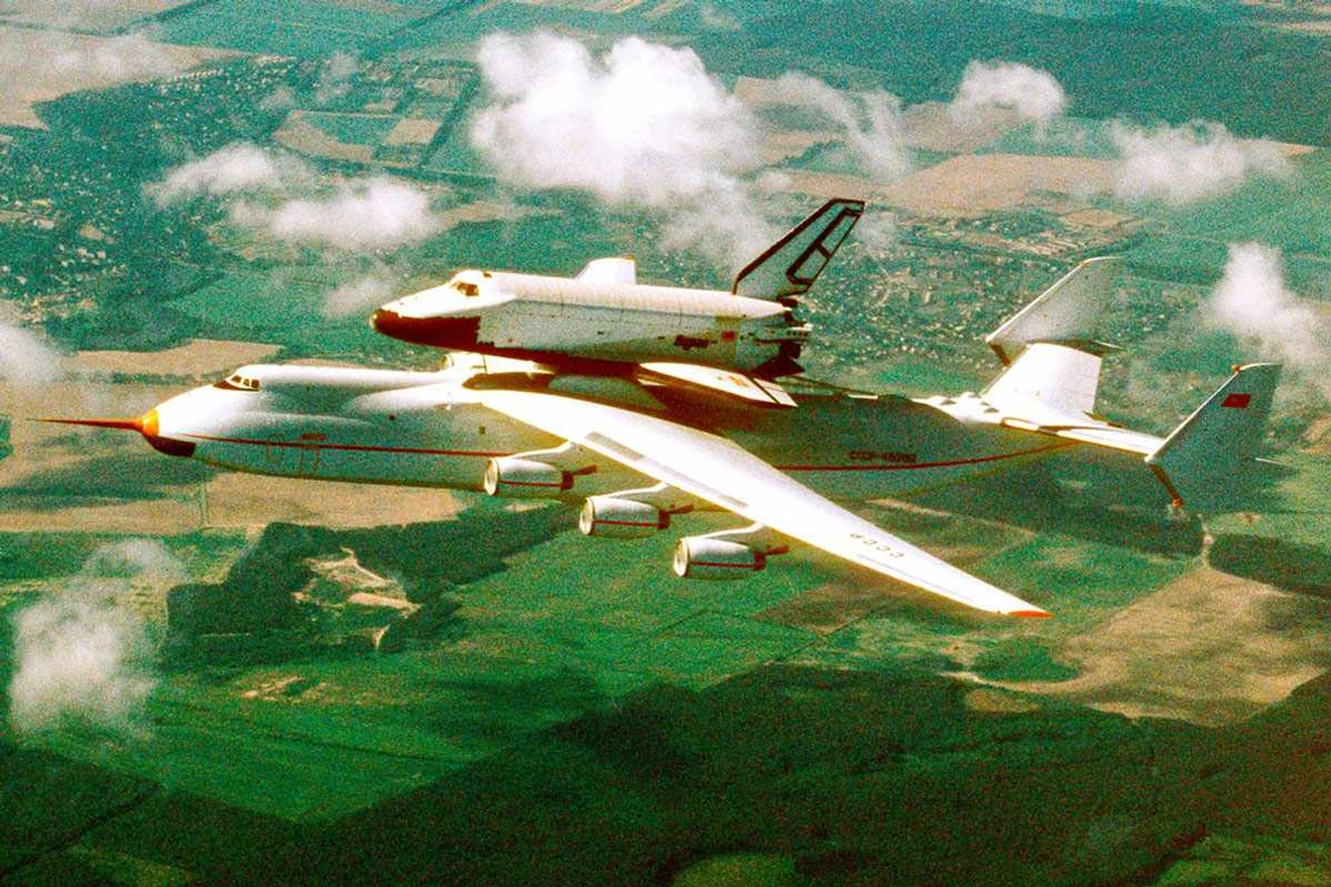 O An-225 nos tempos da União Soviética: missão de transportar o ônibus espacial Buran