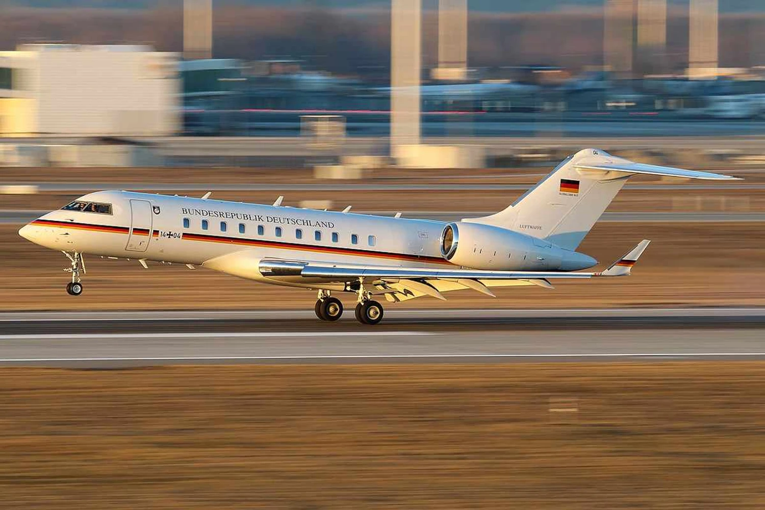 A frota executiva da Luftwaffe opera jatos Global 5000 e Global 6000 (Juke Schweizer)