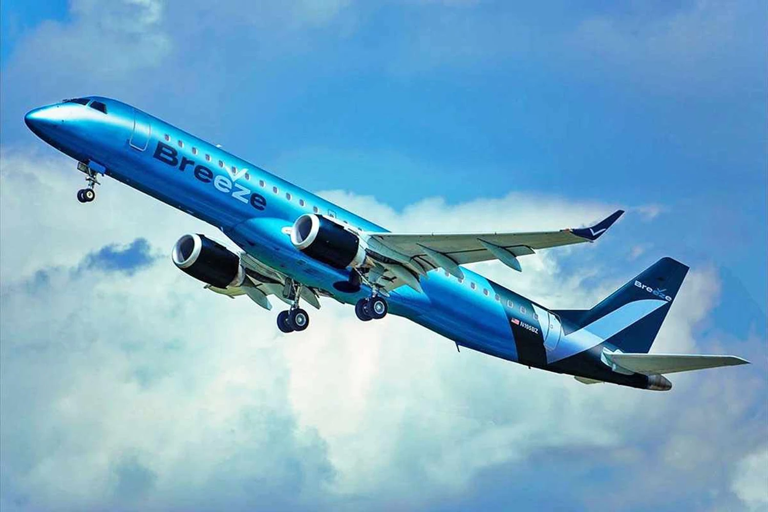 Os E-Jets estrearam os primeiros voos da Breeze em 2021