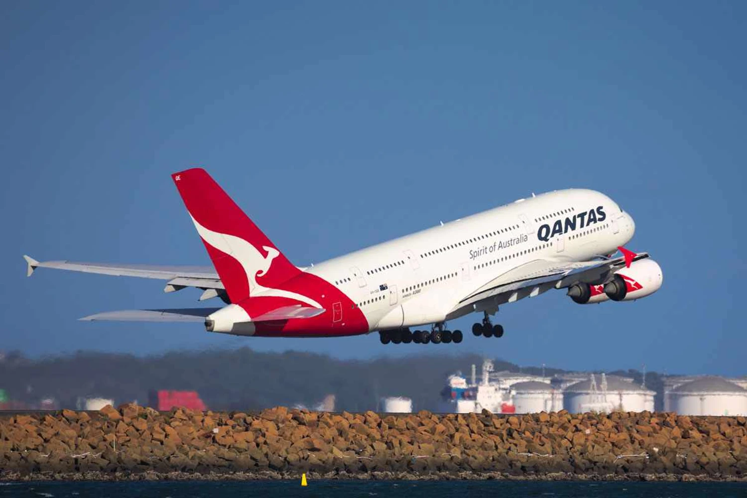 Plano de recuperação da australiana Qantas dá fim ao 747 e envia os A380 para o deserto