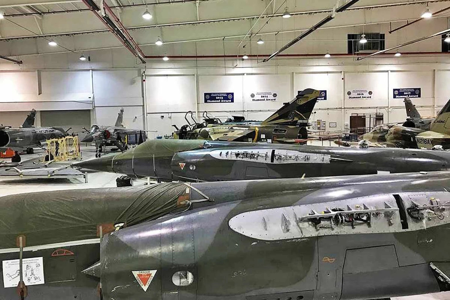 A ATAC adquiriu 63 caças Mirage F1 da Força Aérea da França (ATAC)