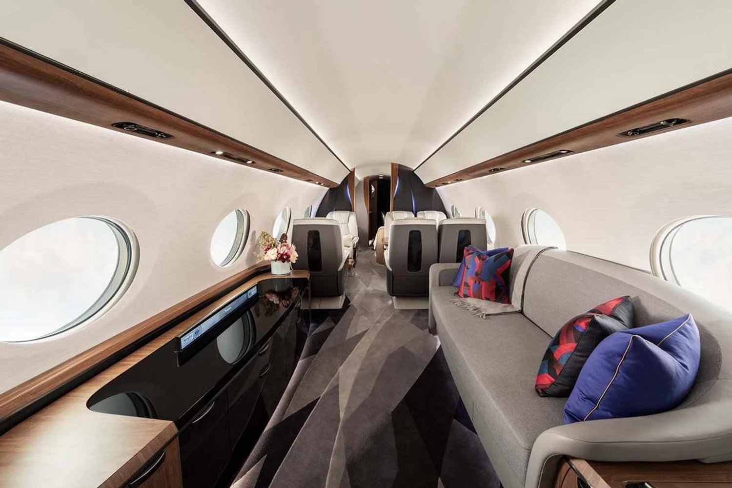 Sala estar a 50.000 pés de altitude: o G700 pode receber até 19 passageiros (Gulfstream)