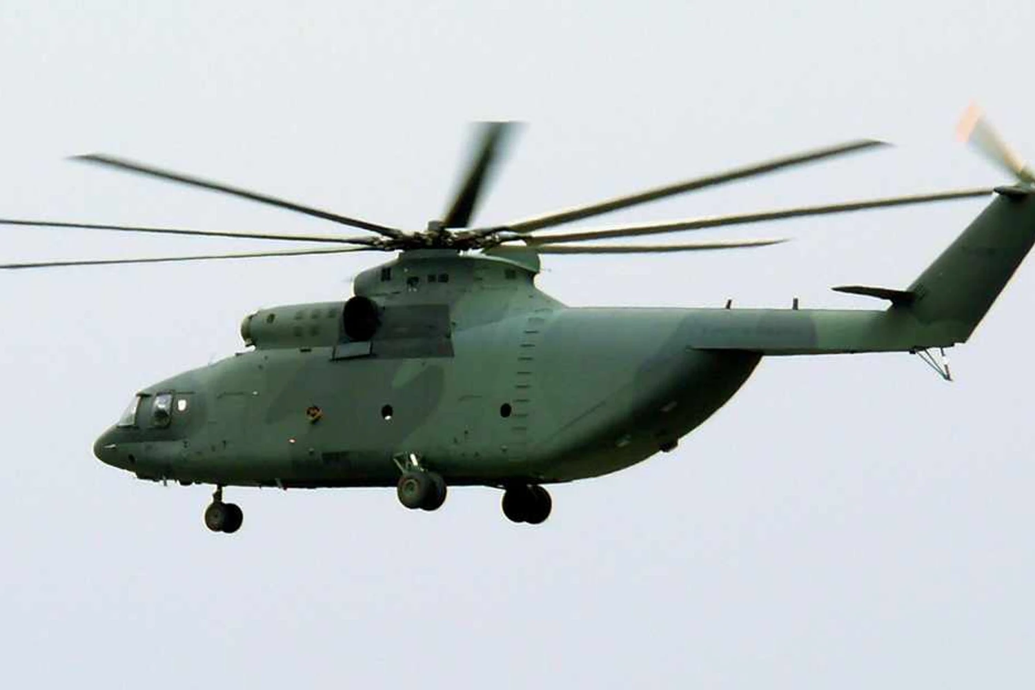 Peru coloca à venda helicópteros superpesados Mi-26 sucateados